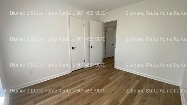 Building Photo - 633 Paul Pl