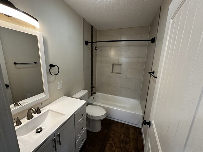 Building Photo - 4702 Marble Ave
