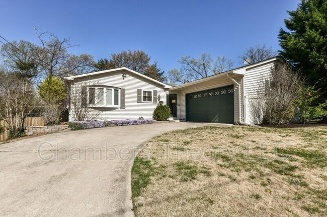 Building Photo - 1328 N Ivanhoe St