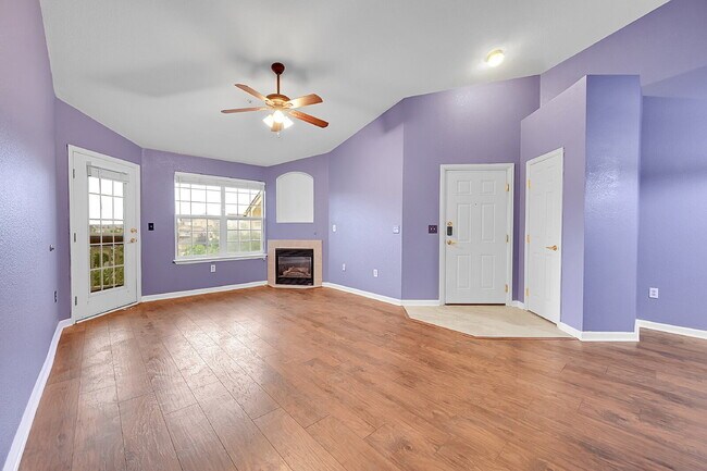 Building Photo - $1,650- 1 Bed, 1 Bath Condo in Aurora with...