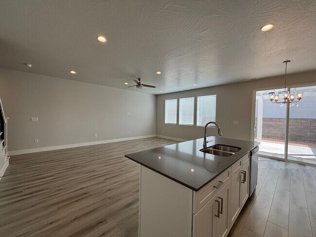 Building Photo - SAND HOLLOW TOWNHOME FOR RENT!