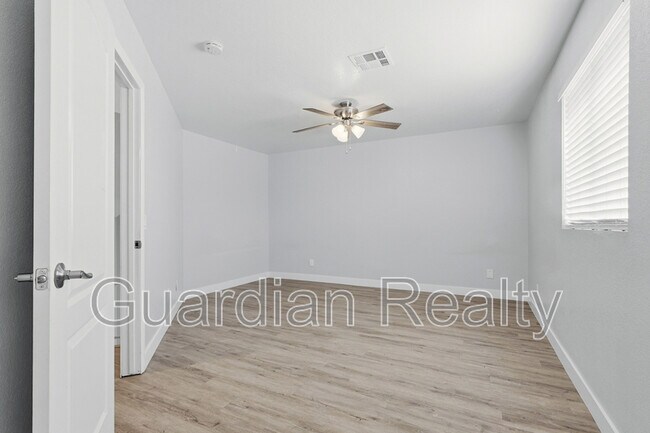 Building Photo - 509 Kristin Ln