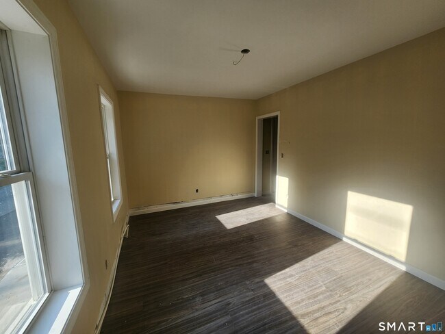 Building Photo - 60 Willington Ave