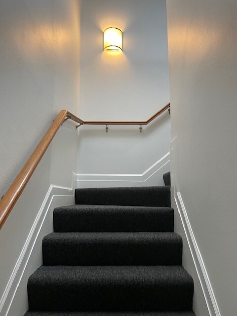 Building Photo - 678 41st Ave