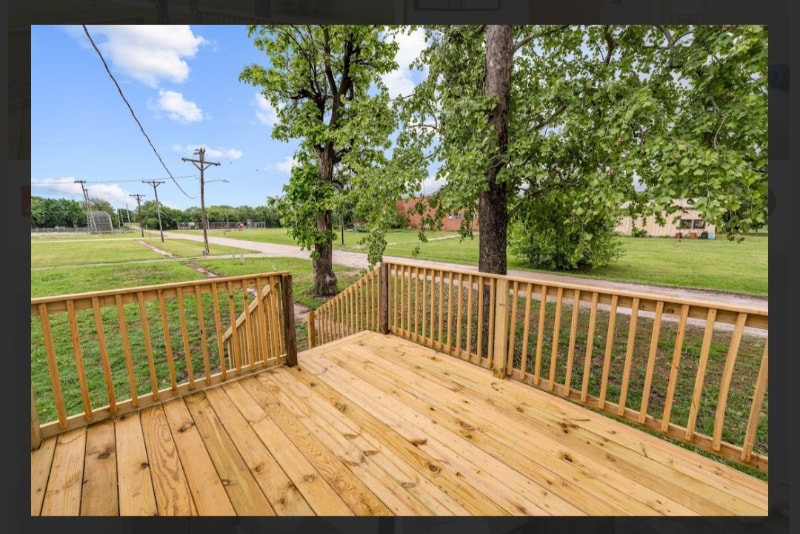 Building Photo - 123 King St