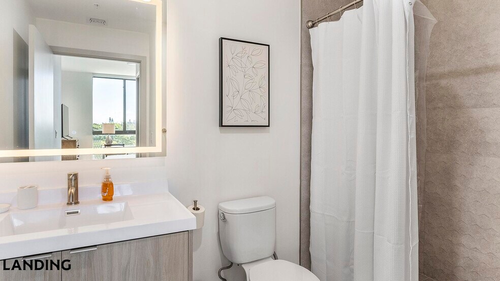 Building Photo - 1155 NE 126th St