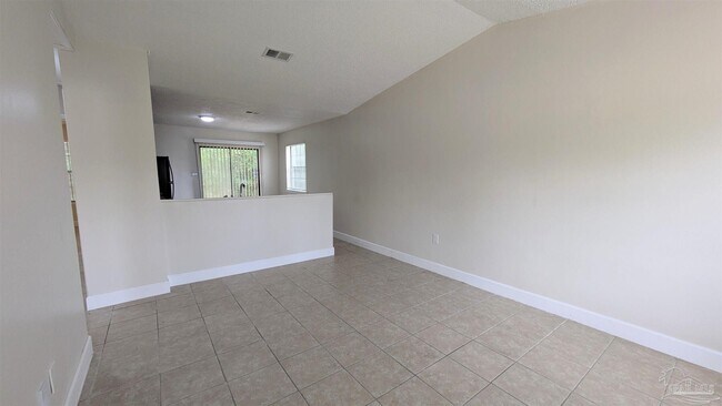 Building Photo - 8264 Continental Dr