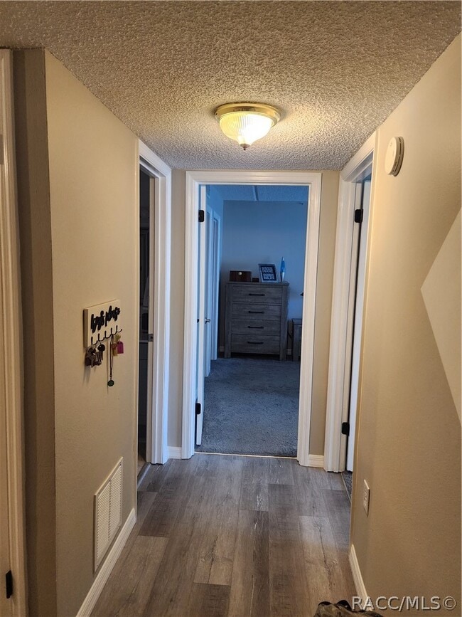 Building Photo - 2400 Forest Dr