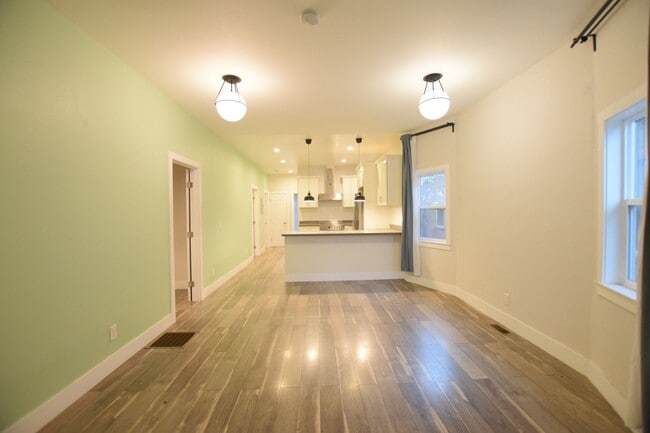 Building Photo - Stylish Oakland Retreat – 3BR, 2BA + Huge ...