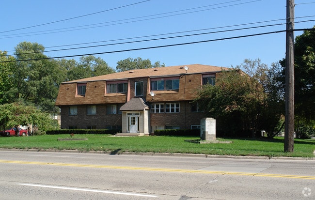 Primary Photo - Waverly Road Apartments
