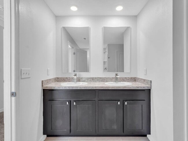 Building Photo - 602 Olive Conch St