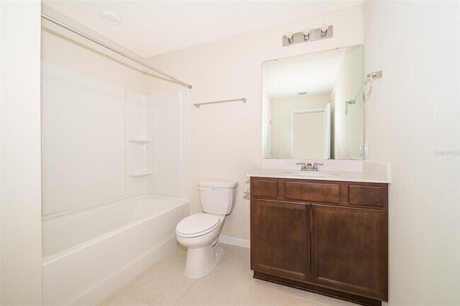 Building Photo - 1941 Summer Serenity Dr