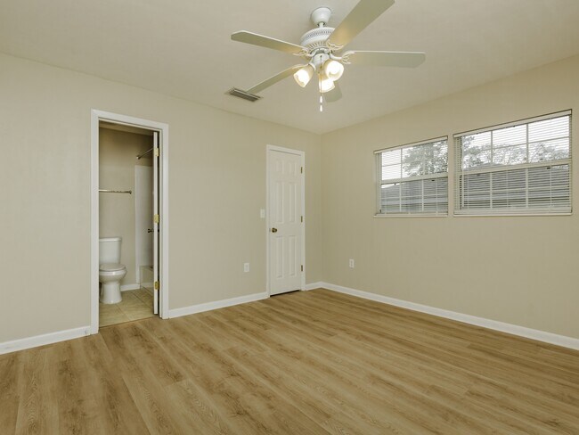 Building Photo - 6375 NW 109th Pl