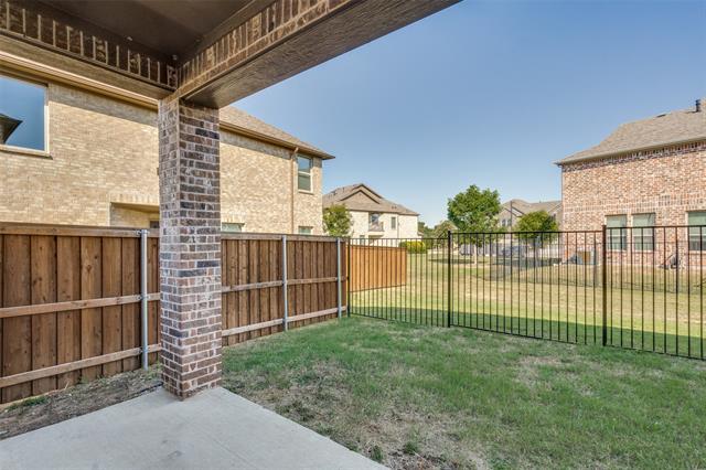 Building Photo - 515 Sequoia St