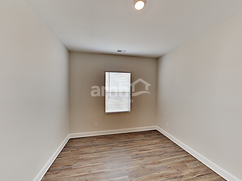 Building Photo - 160 Legacy Dr