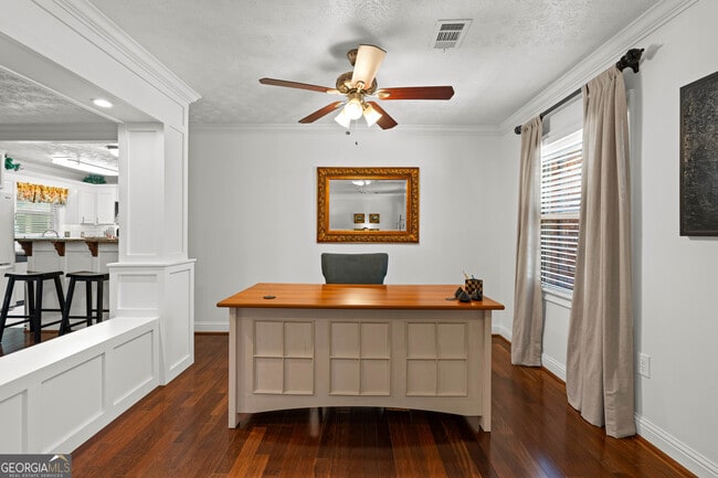 Building Photo - 101 Waterwood Bend