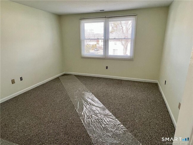 Building Photo - 15 Meadowrue Dr