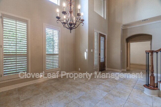 Building Photo - 1231 Via Belcanto