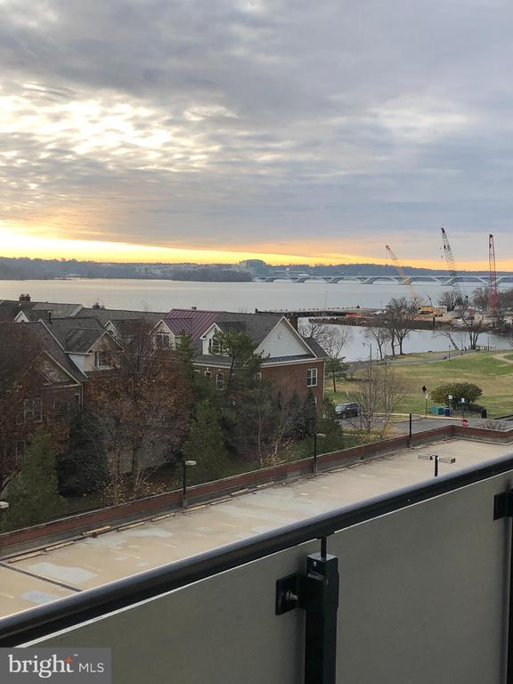 Building Photo - 801 N Fairfax St