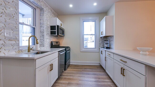 Building Photo - 6416 Monmouth Ave