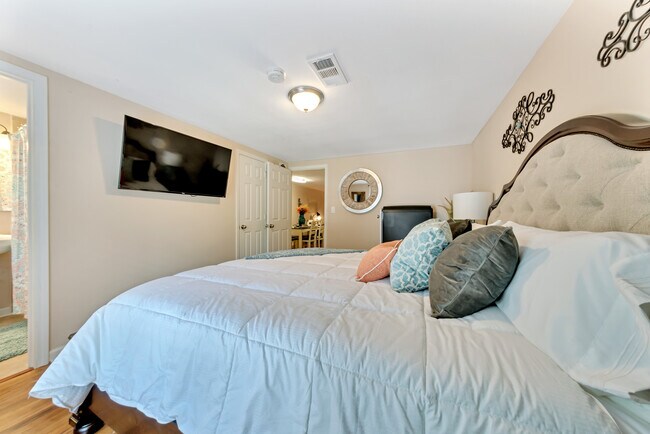 Building Photo - 4808 Woodhead St