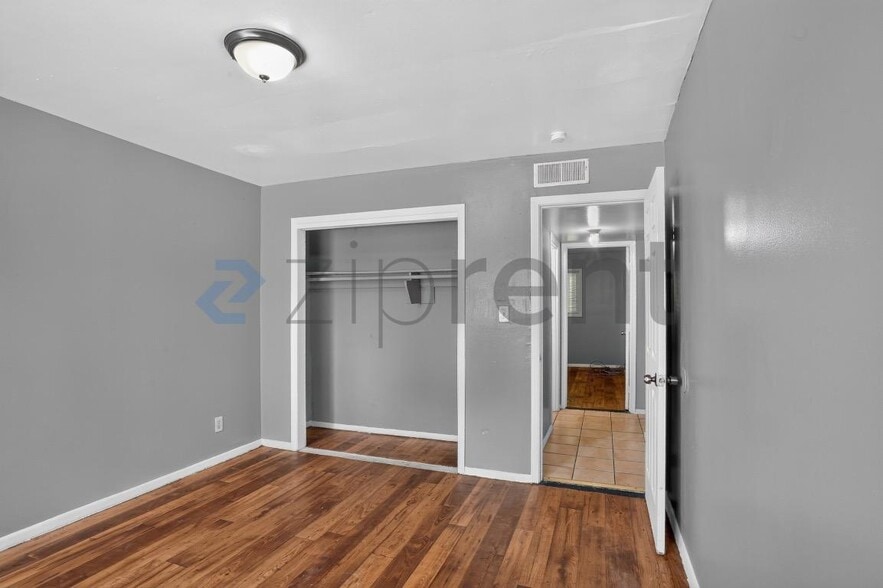 Building Photo - Unit A6
