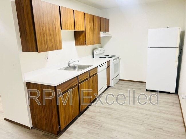 Building Photo - 16006 34th Ave S