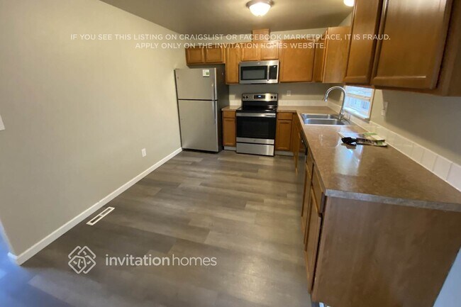 Building Photo - 1002 151st St E