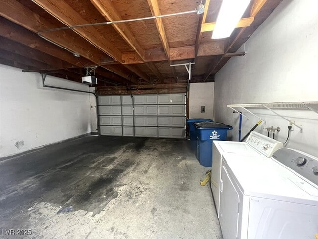 Building Photo - 4628 Michillinda Ln