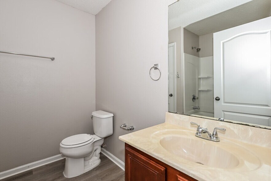 Building Photo - 9016 Redtail Dr