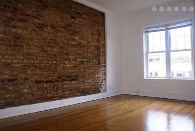 Building Photo - 1509 W Fullerton Ave