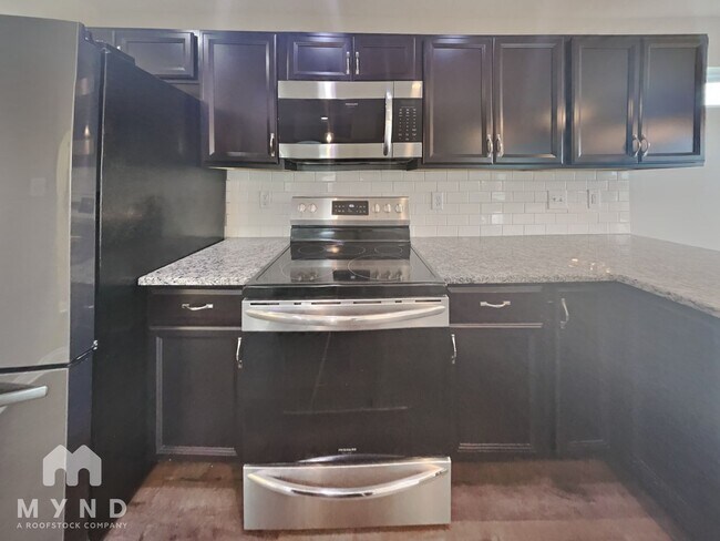 Building Photo - 618 Albermarle Dr