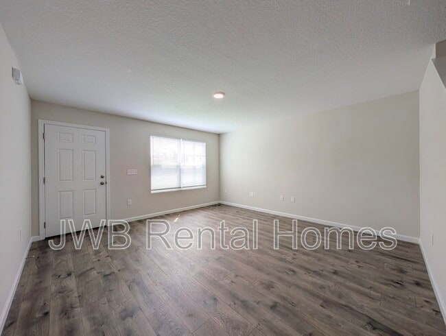 Building Photo - 1292 Pangola Dr