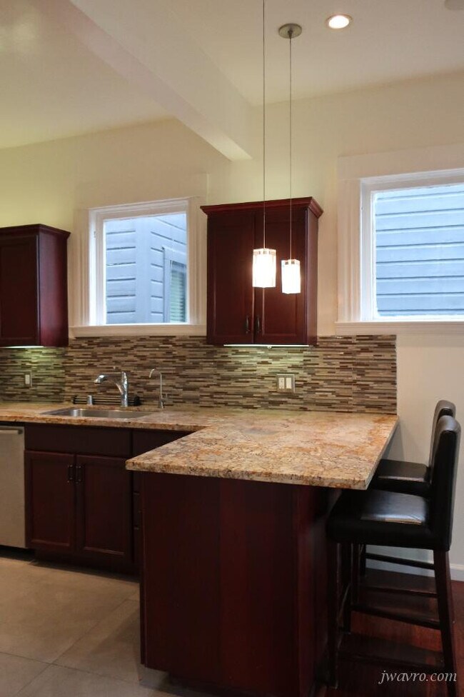 Building Photo - 445 Hoffman Ave