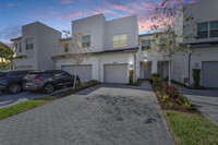 Building Photo - 4998 Navali Dr