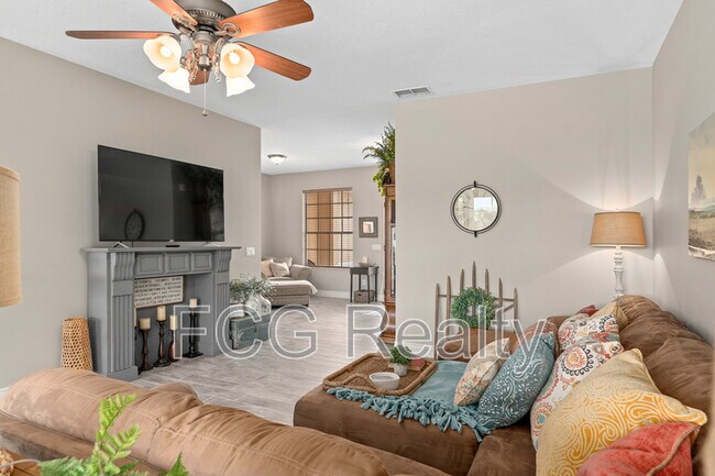 Building Photo - 825 Wildflower Rd