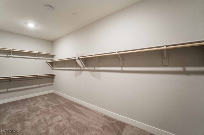 Building Photo - 410 Spring Dove Ave