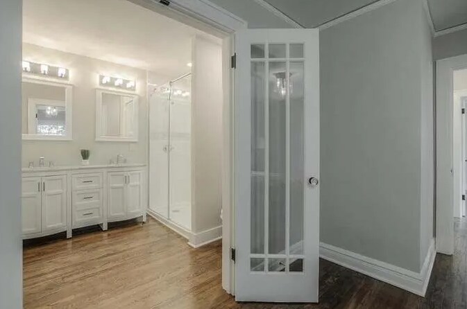 Building Photo - 36 W 58th St