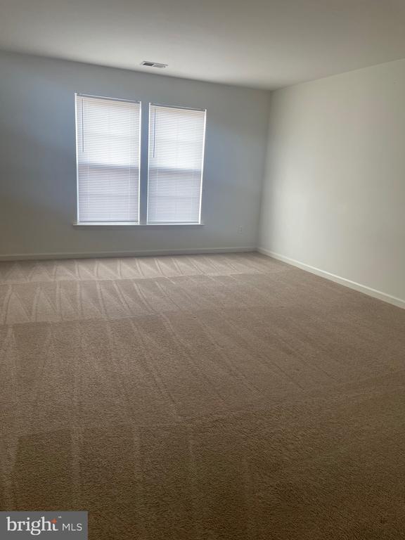 Building Photo - 5 Bridle Ct