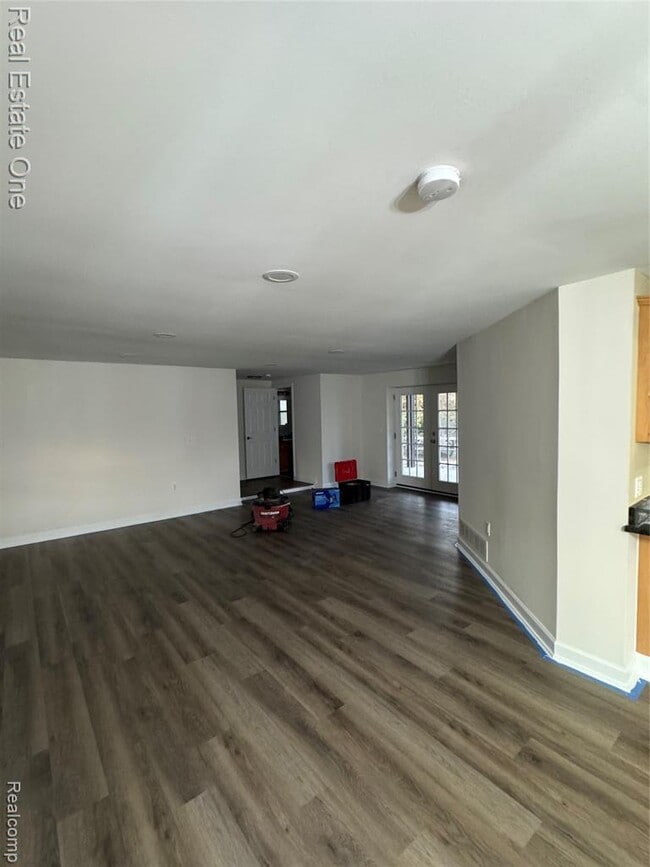 Building Photo - 7889 Chilson Rd