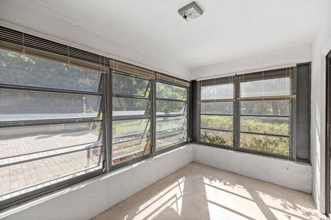 Building Photo - Comfort, Style & Space – 3 Bedroom Home in...