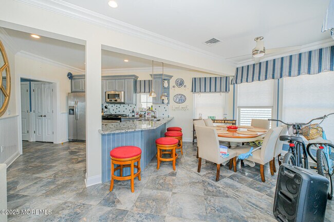 Building Photo - 257 Beach Front