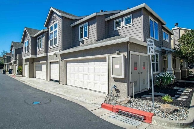 Building Photo - Beautiful 3 Bed, 3 Bath Condo for Rent in Livermore, CA