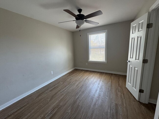 Building Photo - 1905 Grayson St