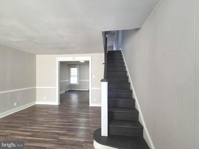 Building Photo - 4020 Howland St
