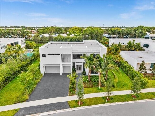 Building Photo - 16644 Botaniko Dr N