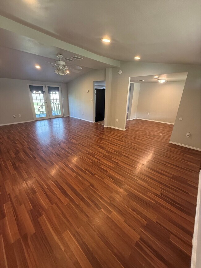 Building Photo - 19203 Bushwood Dr