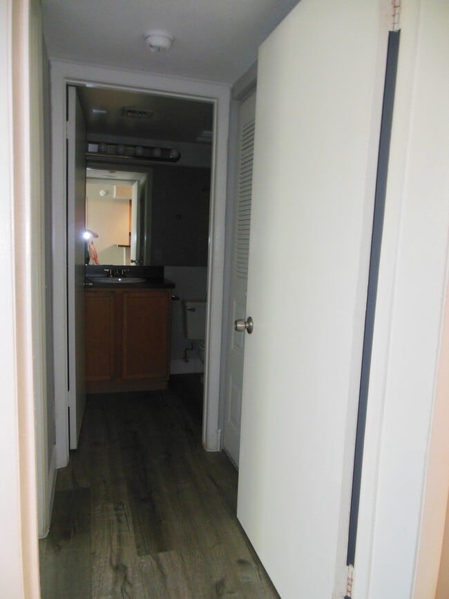 Building Photo - TWO BEDROOM TWO BATHROOM! WATERFRONT COMMUNITY