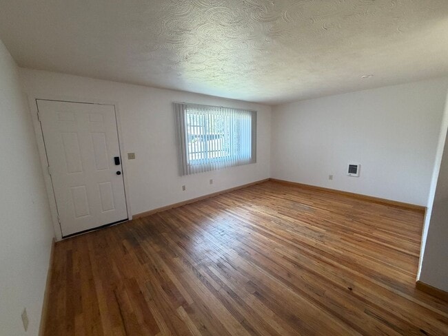 Interior Photo - The Samantha