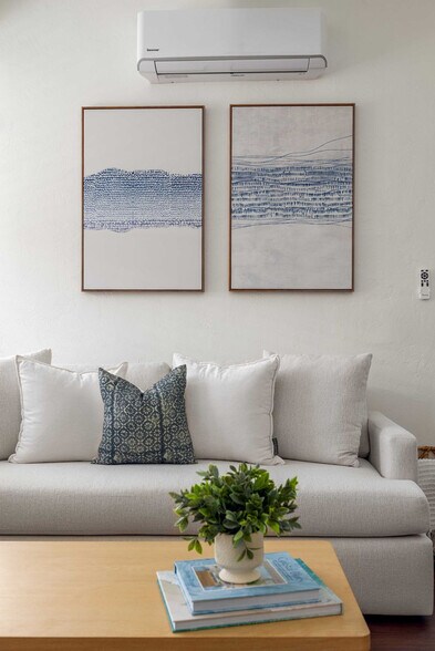 Building Photo - 4587 Saratoga Ave